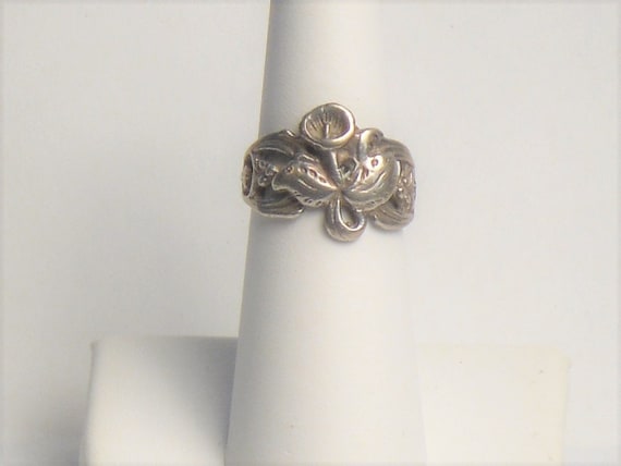 Silver Floral Ring - image 1
