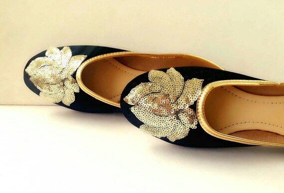 velvet embroidered shoes