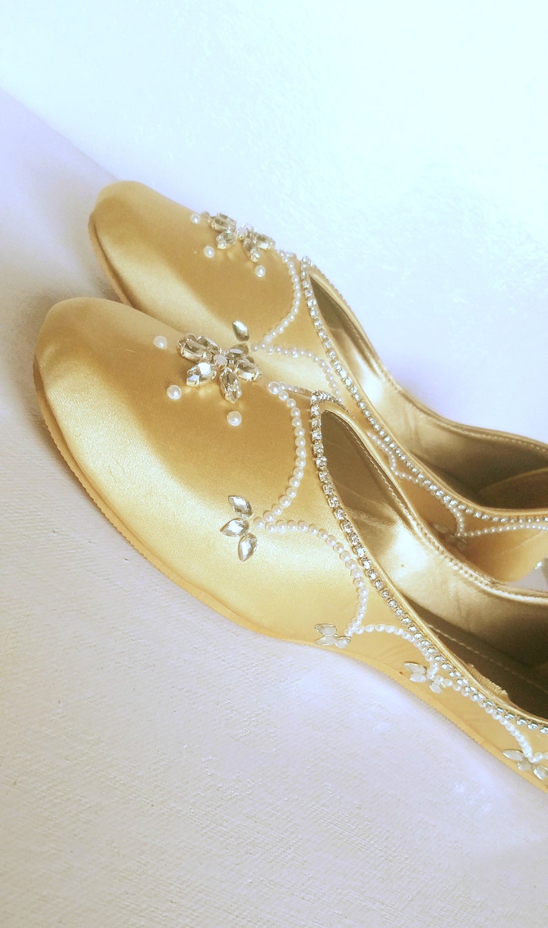 Gold Satin FlatsWedding FlatsWomen Ballet FlatsWomen ShoesGold Wedding ShoesEmbroidered Bridal shoesWedding ShoesRoyal Styled Jooties