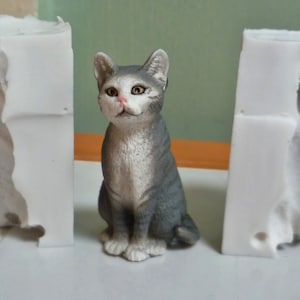 Emlems Small Cat 3d Food Safe Silicone Mould for cake toppers, fondant, chocolate, resin, wax etc