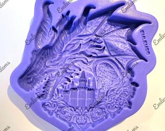 Emlems Large Dragon Keep Silicone Mold pour résine, argile, métal et sans danger pour les aliments pour les toppers de gâteaux, fondant, chocolat, etc.