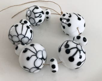 White black   beads  handmade lampwork set glass bead