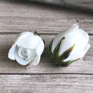 Bud white rose handmade lampwork glass bead, wedding beads, Glass Rose Bud Bead, Glass Bud Bead, Glass Flower Bead, flower beads