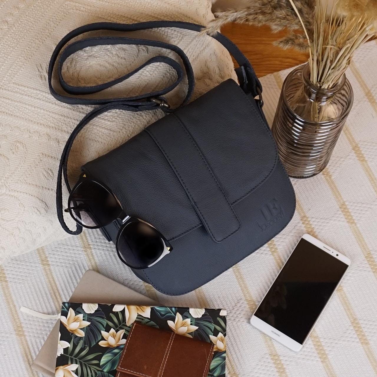 LECONI small shoulder bag shoulder bag ladies bag leather navy LE0074