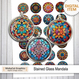 Op de afbeelding: Een digitale collage-sheet met 16 gebrandschilderde mandala-ontwerpen. De ontwerpen bevatten een verscheidenheid aan kleuren, waaronder rood, oranje, geel, groen, blauw en paars. De mandala's zijn allemaal rond en hebben een ingewikkeld geometrisch patroon. De sheet is perfect voor knutselprojecten, zoals scrapbooking, kaartmaken en sieraden maken.