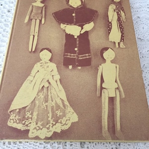 European and American Dolls By Gwin White Hardback Book Dated 1982
