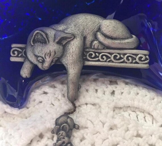 Retro Pewter Cat and Mouse Dangling Pin Brooch Ma… - image 1
