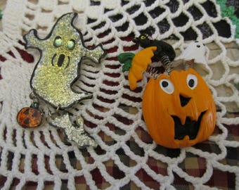 Pair of Halloween Pins Jack-O-Lantern, Pumpkin, Ghost, Black Cat Jewelry