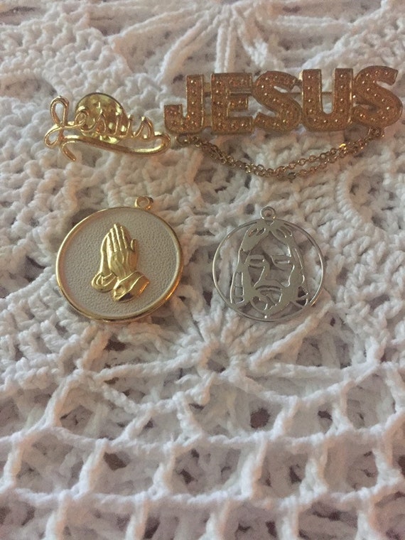 Faith Pins and Pendants Lot Jesus and Praying Hand