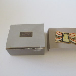 Vintage Avon Statue of Liberty Pin With Original Box 1982 Retro Jewelry