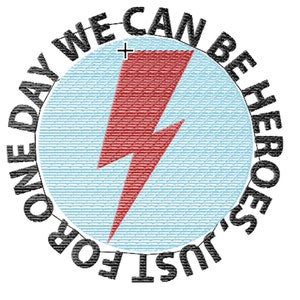 Puede incluir: Un círculo azul con un rayo rojo en su interior. El círculo está rodeado por el texto "Just One Day We Can Be Heroes".