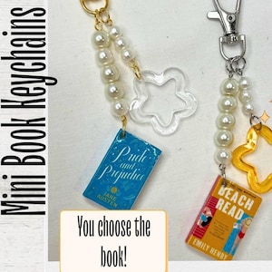 Mini llavero de libro / Accesorio hecho a mano para amantes de los libros / Llavero de libro personalizado / Dije para bolso y cartera / Regalo literario para lectores
