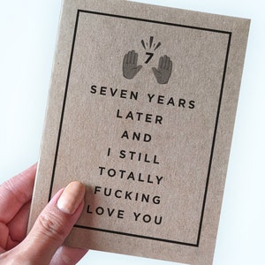 Carte d'anniversaire maudite - personnalisation Carte d'anniversaire - X ans plus tard et je t'aime toujours totalement - Anniversaire personnalisable