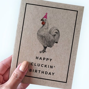 Carte d'anniversaire jeu de mots poulet, joyeux anniversaire, jolie carte d'anniversaire, carte d'anniversaire poulet drôle, carte de voeux A2, carte kraft recyclée