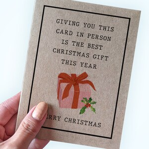 Vous offrir cette carte en personne est le meilleur cadeau de Noël cette année - une jolie carte de Noël pour la famille - une carte de voeux pour les fêtes - une carte recyclée