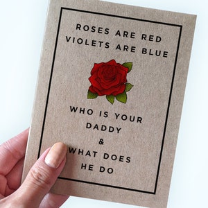 Carte drôle de poème de fête des pères pour son mari, les roses sont rouges, les violettes sont bleues qui est votre papa et que fait-il, carte idiote de fête des pères