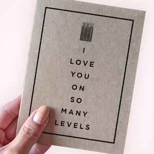 Jolie carte de voeux pour partenaire - Je t'aime à plusieurs niveaux - Carte de voeux pour ascenseur - Carte d'anniversaire - Carte de voeux A2 - Carte Kraft