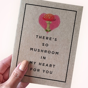 Jeu de mots romantique aux champignons - Il y a tellement de champignons dans mon coeur juste pour vous - carte de voeux de format A2 en papier recyclé