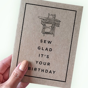 Carte d'anniversaire à coudre, couture passe-temps, anniversaire passe-temps couture, carte d'anniversaire pour maman, carte d'anniversaire grand-mère, anniversaire unique