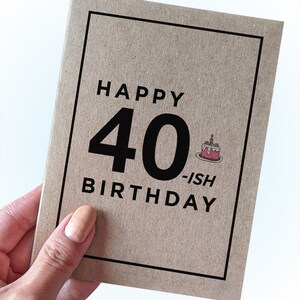 Carte d'anniversaire pour personne dans la quarantaine - Joyeux anniversaire dans la quarantaine - Carte du 40e anniversaire pour femme - Carte d'anniversaire humour - Format A2 - Papier recyclé