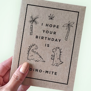 Carte d'anniversaire drôle de jeu de mots de dinosaure, j'espère que votre anniversaire est dino-acarien, carte d'anniversaire d'un ami, carte de voeux A2, carte recyclée, anniversaire de petit garçon