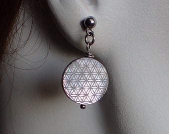 MOTHER OF PEARL flower of life earrings, stainless steel, mother of pearl earrings white, ear clips flower of life, minimalist earrings, yoga, Mother's Day