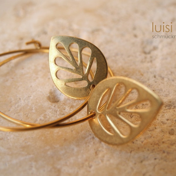 brass hoops with autumn leaf, minimalistic design, brass hopps leaf, brass earrings minimalistic, personalized earrings, hoops brass, boho