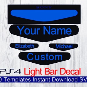 Puede incluir: Un conjunto de 30 calcomanías personalizables para la barra de luz de PlayStation 4. Las calcomanías son negras con una barra de luz azul y se pueden personalizar con nombres o texto personalizado. La imagen muestra ejemplos de las calcomanías con los nombres "Your Name", "Elizabeth", "Michael" y "Custom".