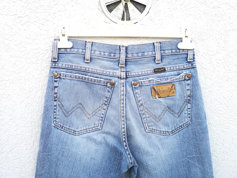 Vintage Wrangler Evolution 90s Jeans: Light Blue Distressed Denim image 5