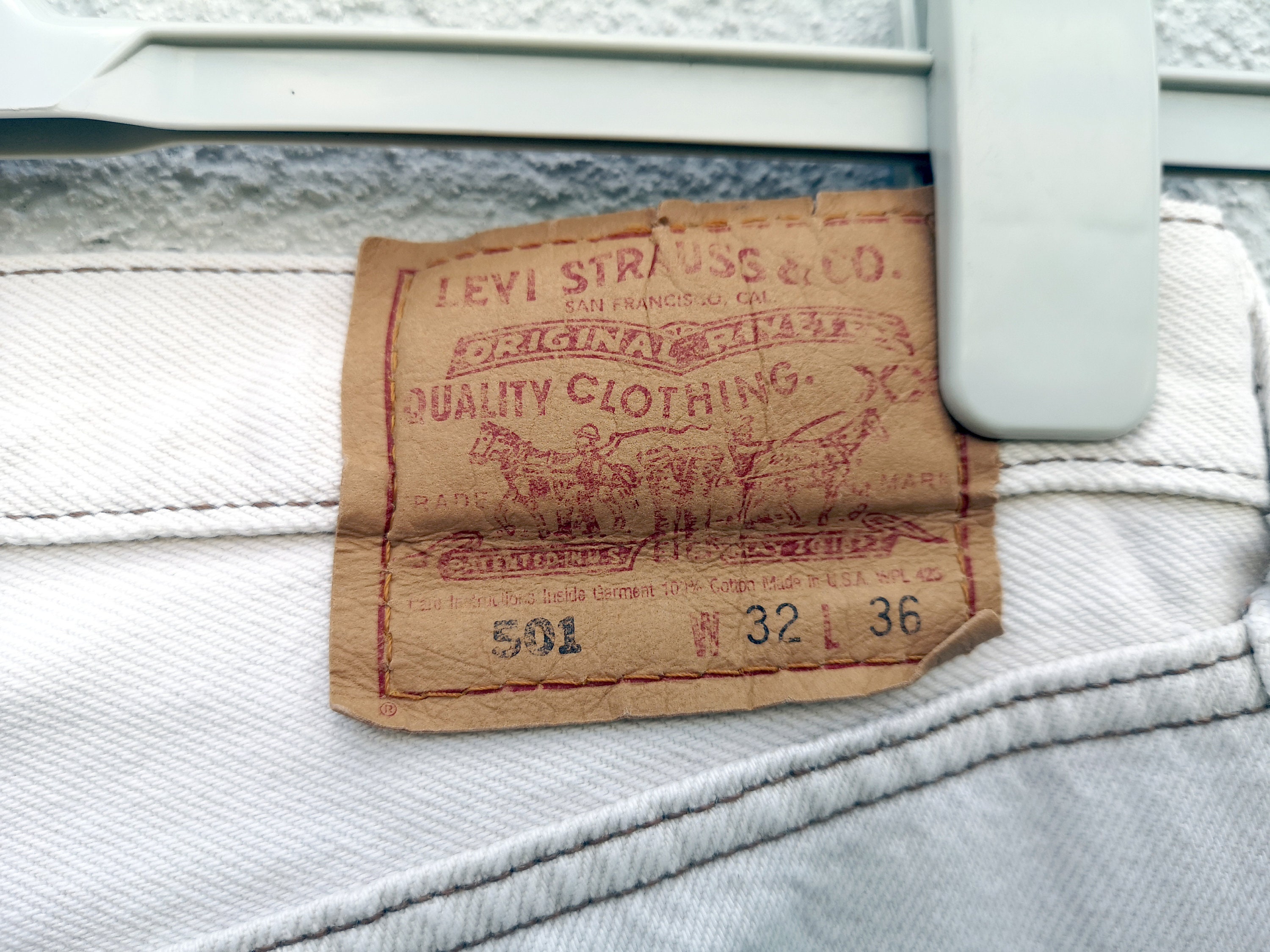 Vintage 90s Levi's 501 Jeans W32 L36 - Dirty White Vintage 90s Levi's 501 Jeans W32 L36 - Dirty White