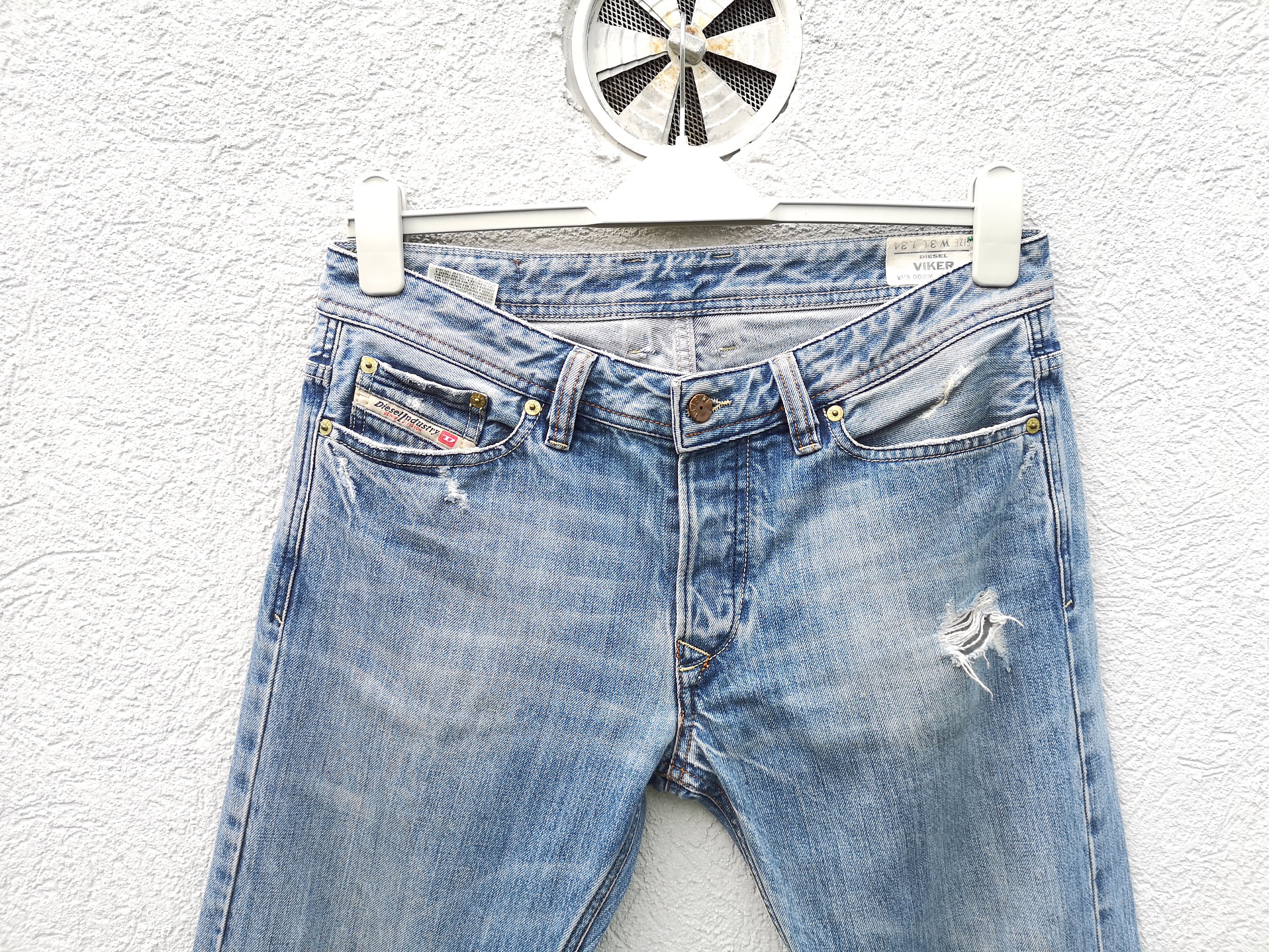Vintage Diesel Viker Jeans: Light Blue Stonewashed Denim (W31 L34