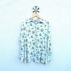 Vintage 90s Botanical Print Crinkle Blouse ,Light Blue Floral Shirt ,Women’s Medium