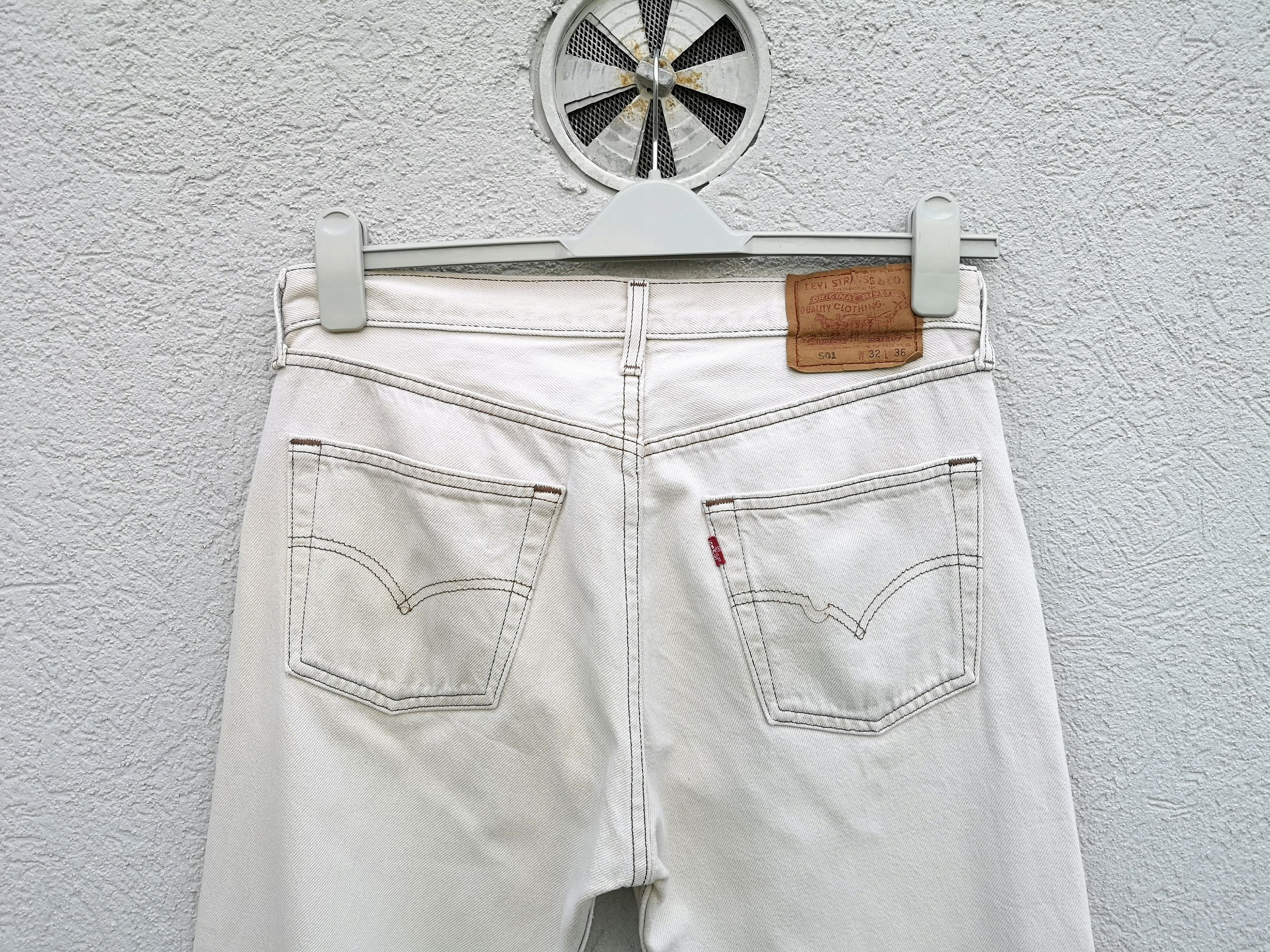 Vintage 90s Levi's 501 Jeans W32 L36 - Dirty White Vintage 90s Levi's 501 Jeans W32 L36 - Dirty White
