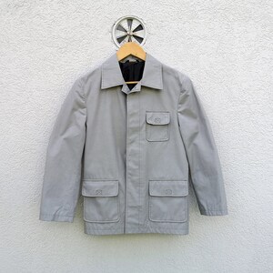 Chaqueta de trabajo vintage gris piedra de los años 80: estilo utilitario unisex, talla pequeña