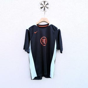 Vintage Y2K Nike Dri-Fit Tee – Men’s Sport T-Shirt, Retro Gym Running Top
