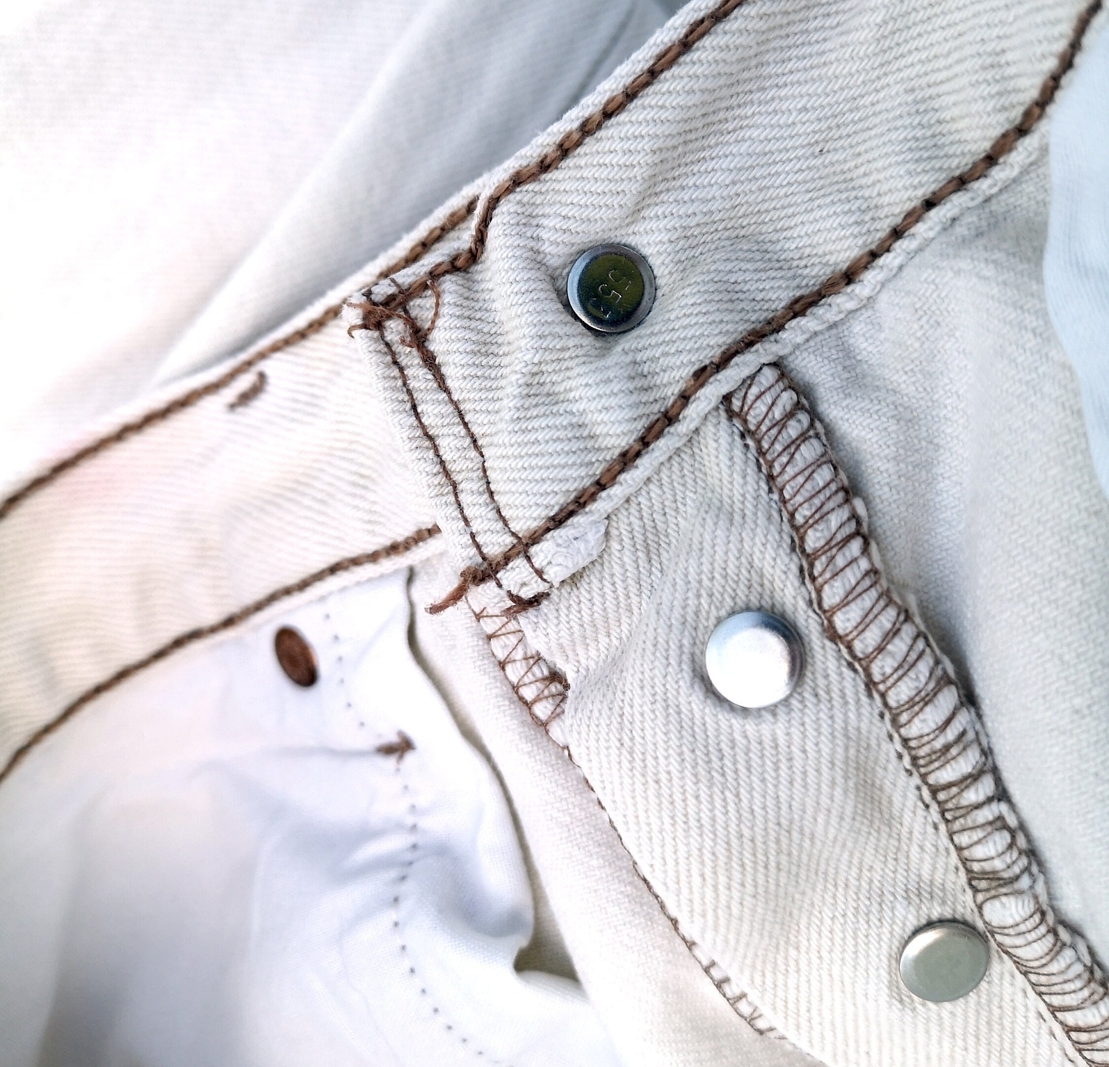 Vintage 90s Levi's 501 Jeans W32 L36 - Dirty White Vintage 90s Levi's 501 Jeans W32 L36 - Dirty White