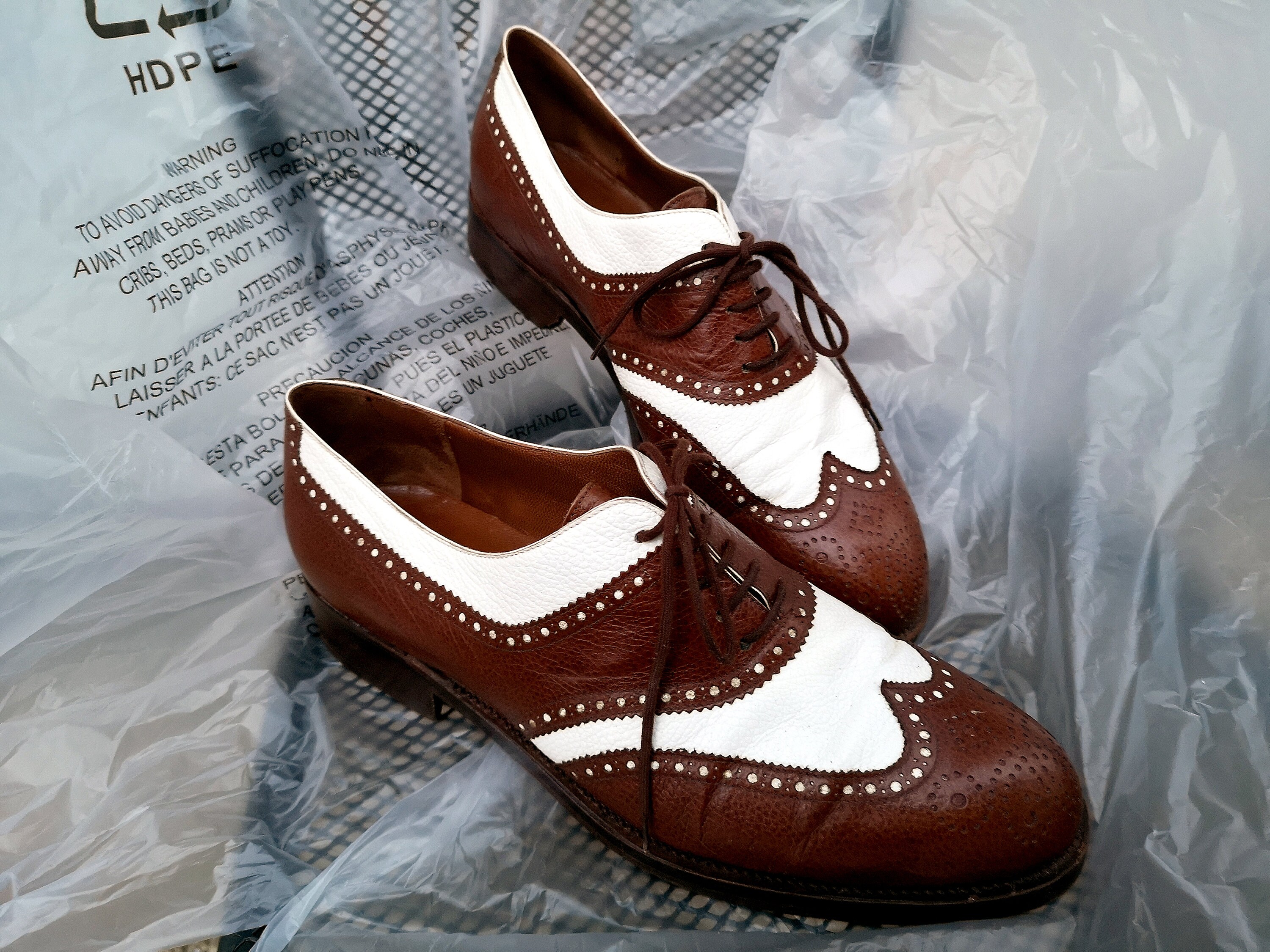 Vintage Fratelli Rossetti Leather Brogues: Handmade in Italy 