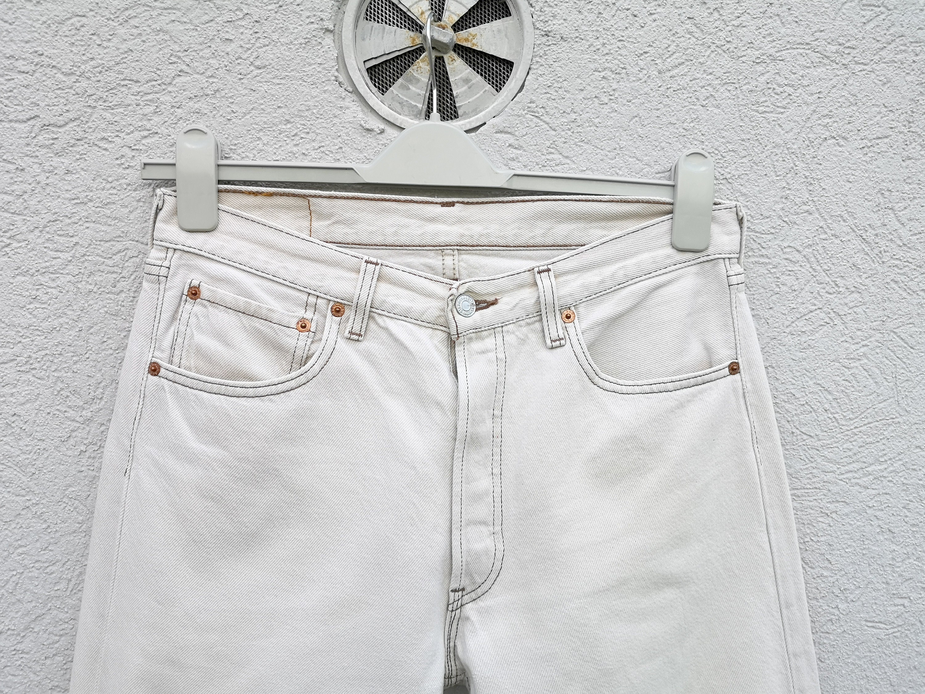 Vintage 90s Levi's 501 Jeans W32 L36 - Dirty White Vintage 90s Levi's 501 Jeans W32 L36 - Dirty White