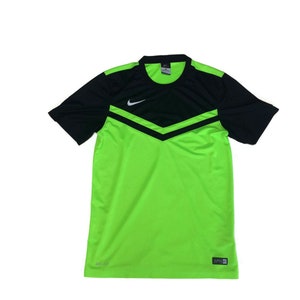  Nike Court Dri-FIT V-V-Victory - Camiseta de tenis para hombre,  Negro/Blanco : Ropa, Zapatos y Joyería