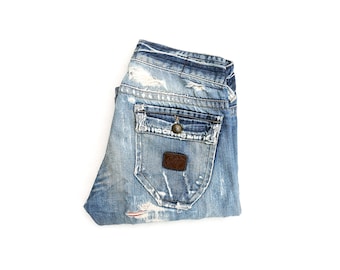 Vintage 90s GUESS Distressed Men Jeans – Ripped Hard-Used Denim