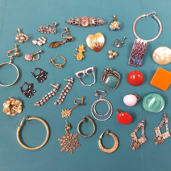 Vintage Jewelry Destash 35 Pieces Earrings Pins for Salvage Reuse Crafting Hat Shoe Scarf Decoration