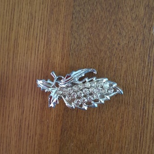 Vintage Rhinestone Leaf Brooch Silver Tone Collectible Rhinestone Blouse Scarf Jacket Pin