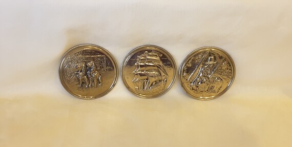 Vintage Brass Wall Plaques Decorative Plates Small Set Of 3 By Etsy