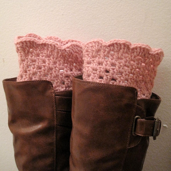 Columbus Day sale/winter gift--Stylish Soft rose/ Rose doux / Rosado suave  hand crochet ankle boots, boot cuffs,leg warmers, Boot toppers