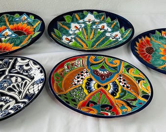 Flat oval tray of Talavera