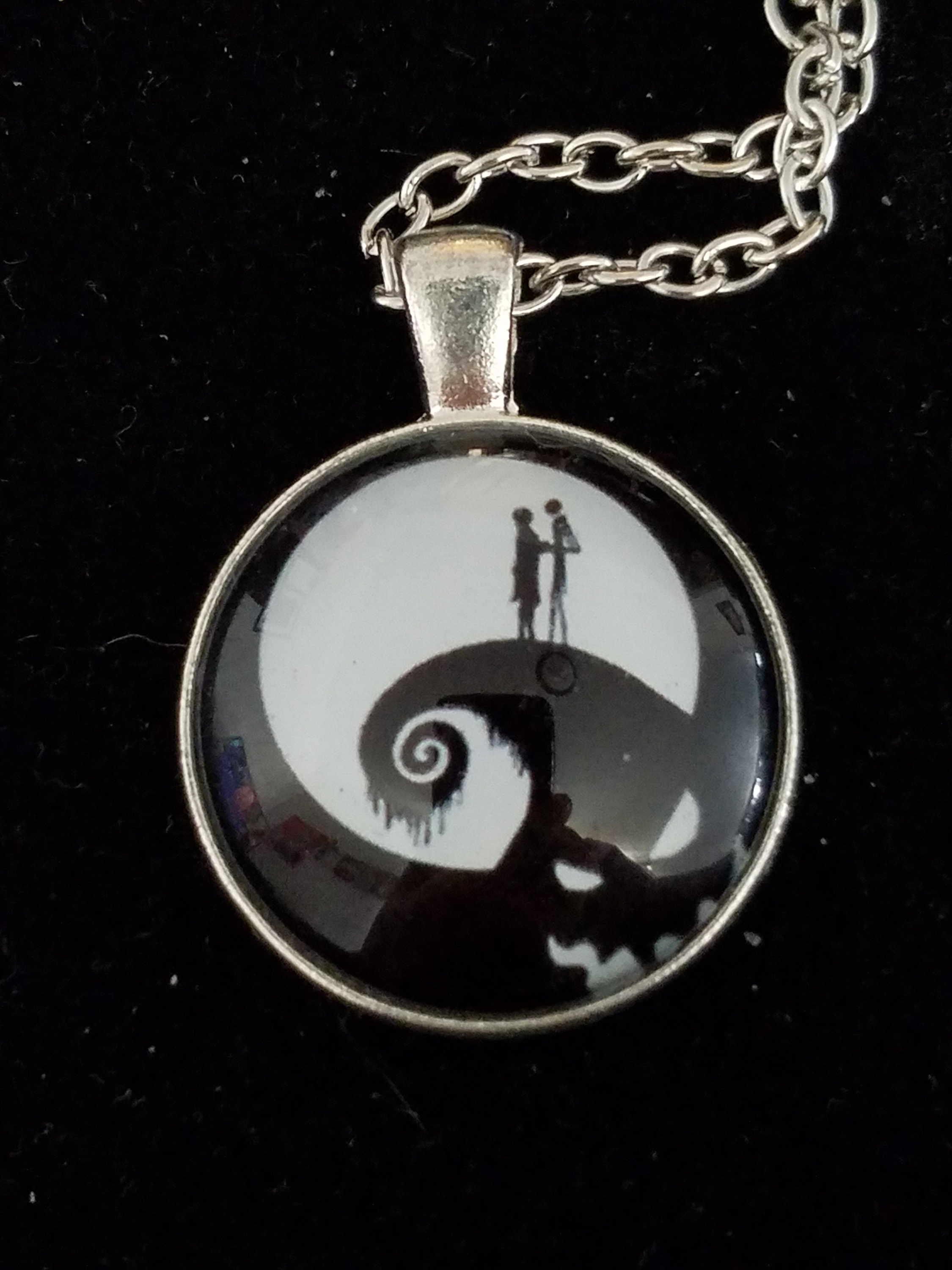 JACK /& SALLY NIGHTMARE BEFORE CHRISTMAS GLASS PICTURE PENDANT NECKLACE