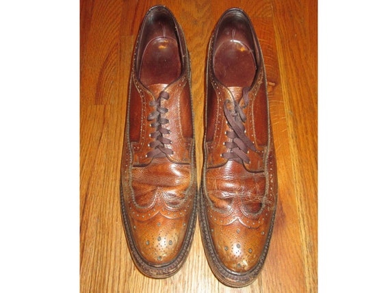 Vintage the Hanover Shoe Brown Distressed Wing Tip Laced  display picture 3