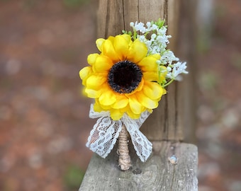 Sunflower Boutonniere, Sunflower and Baby's Breath Boutonniere, Groom Boutonniere, Prom Boutonniere, Wedding Boutonniere, Boutineer