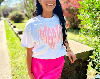 MAMA Pink Heart White DTF Graphic Tee, Summer Vibes Graphic Tee, MAMA Graphic Tee, Trendy-shirt, Bow Trend, Summer Graphic Tee