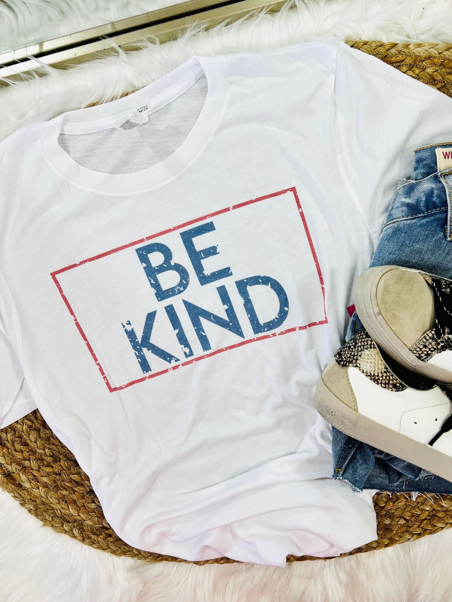 Be Kind Graphic Tee Everyday T-shirt 